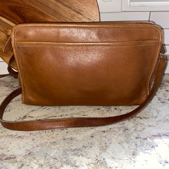 Vintage COACH Swagger British Tan Leather New York City Crossbody Shoulder Bag - Picture 4 of 16